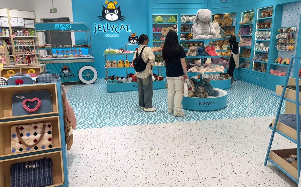 800 mètres carrés de revêtements de sol imprimés sur mesure et de revêtements de sol LVT Avril 2025 Boutique de Hong Kong